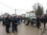 Da li će otkup 10000 tovljenika zadovoljiti stočare: Blokada puta u Slepčeviću