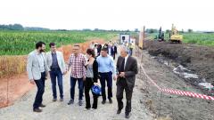 Ministar Nedimović obišao radove na rekonstrukciji i izgradnji hidrosistema za navodnjavanje Mačve